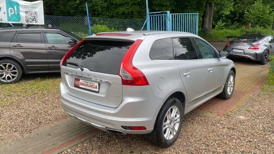 VOLVO XC60 -