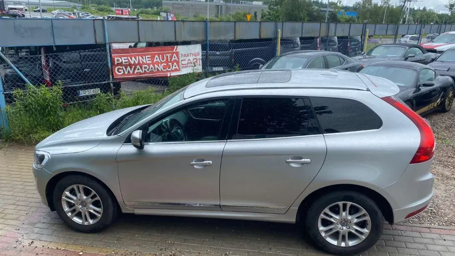 VOLVO XC60 -