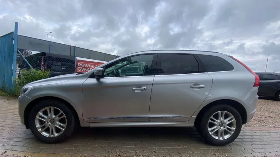 VOLVO XC60 -