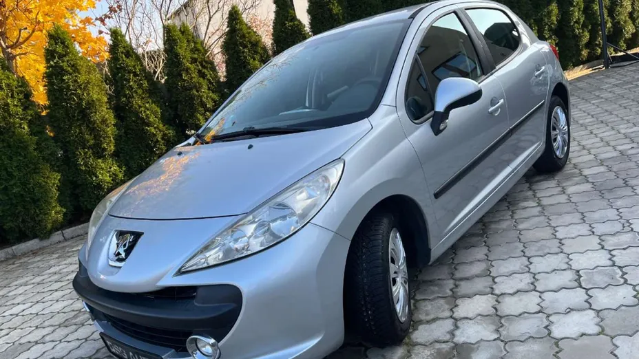 PEUGEOT 207 -