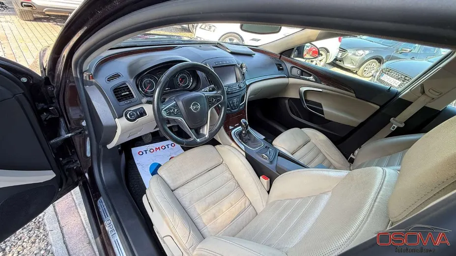 OPEL Insignia -