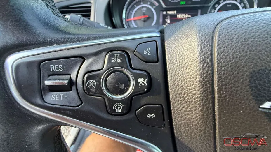 OPEL Insignia -