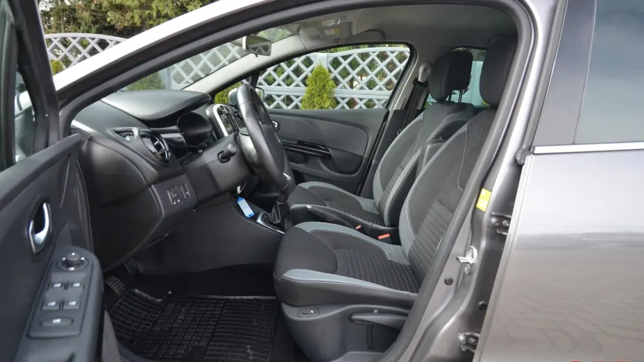 RENAULT Clio -