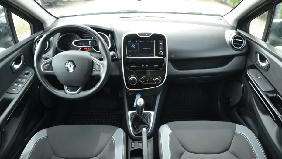 RENAULT Clio -