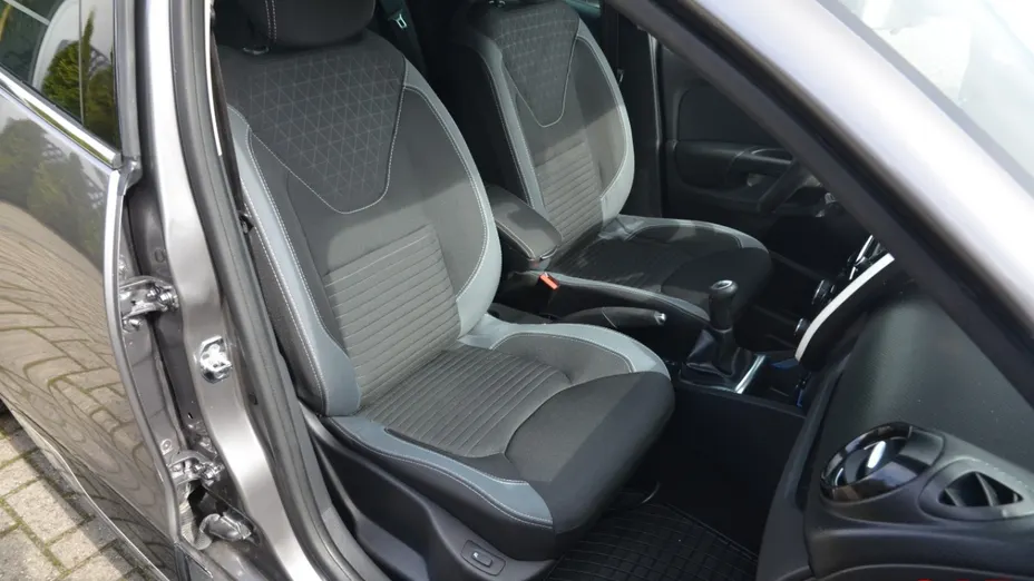 RENAULT Clio -