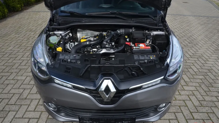 RENAULT Clio -