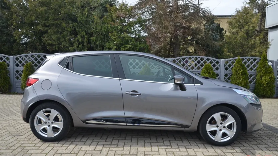 RENAULT Clio -