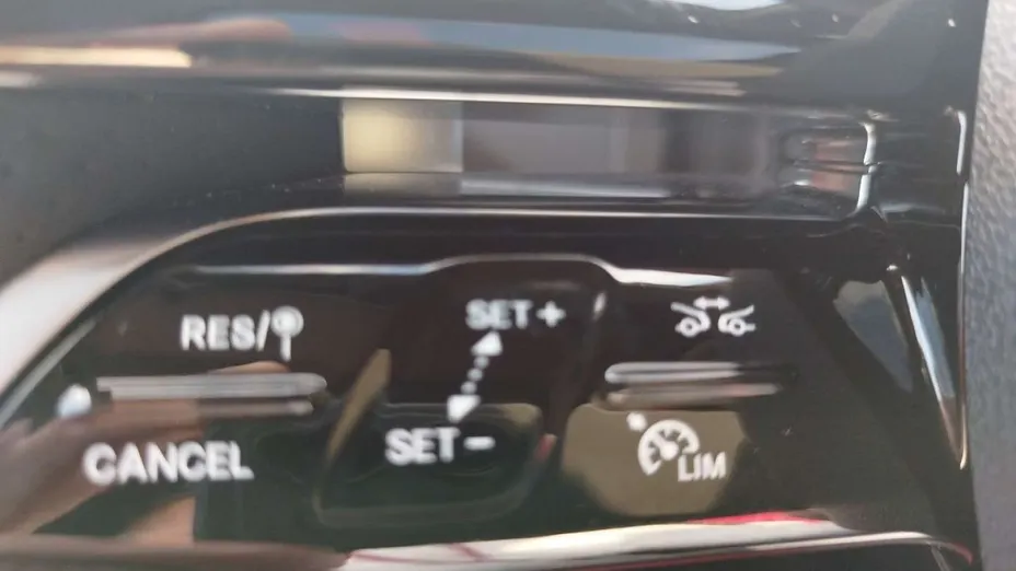 MERCEDES-BENZ GLC -