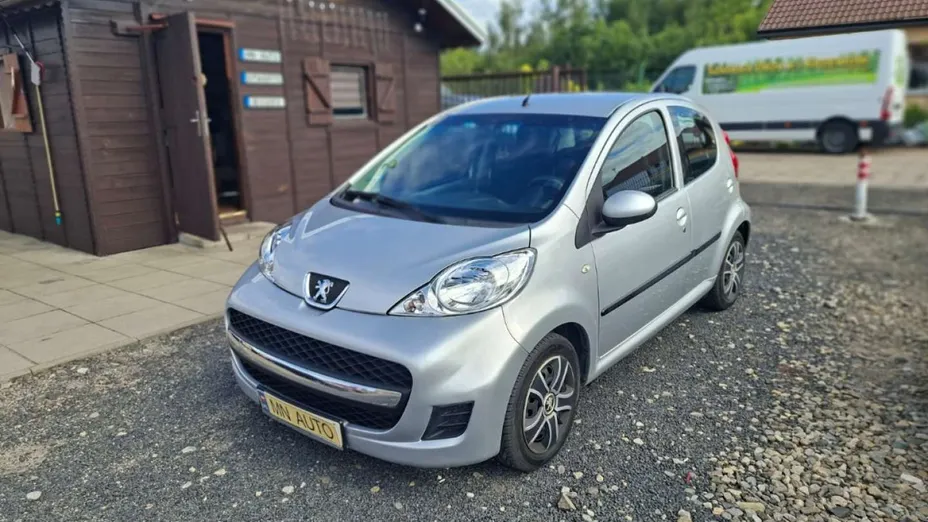 PEUGEOT 107 -
