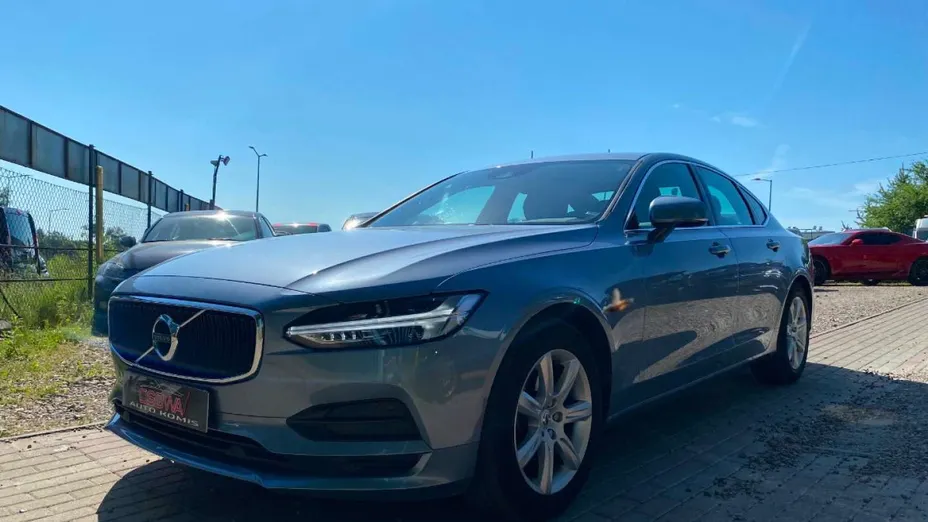 VOLVO S90 -