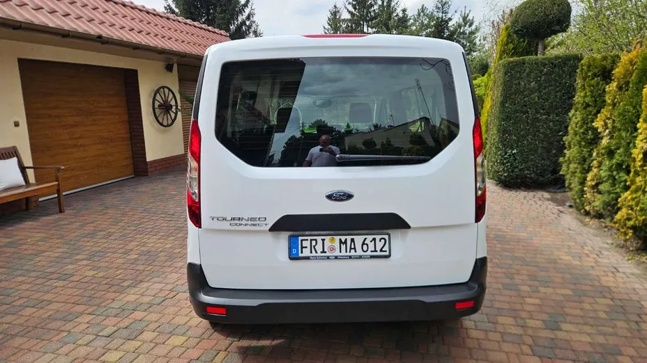 FORD Tourneo Connect -