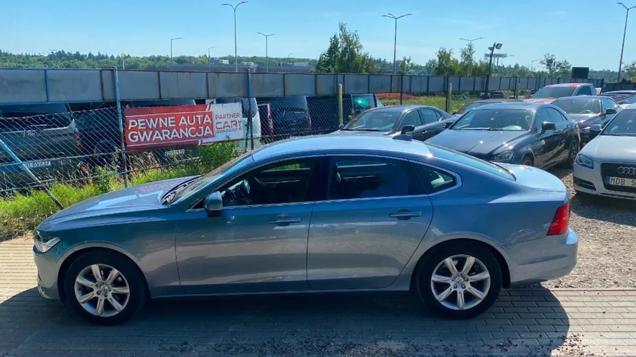 VOLVO S90 -
