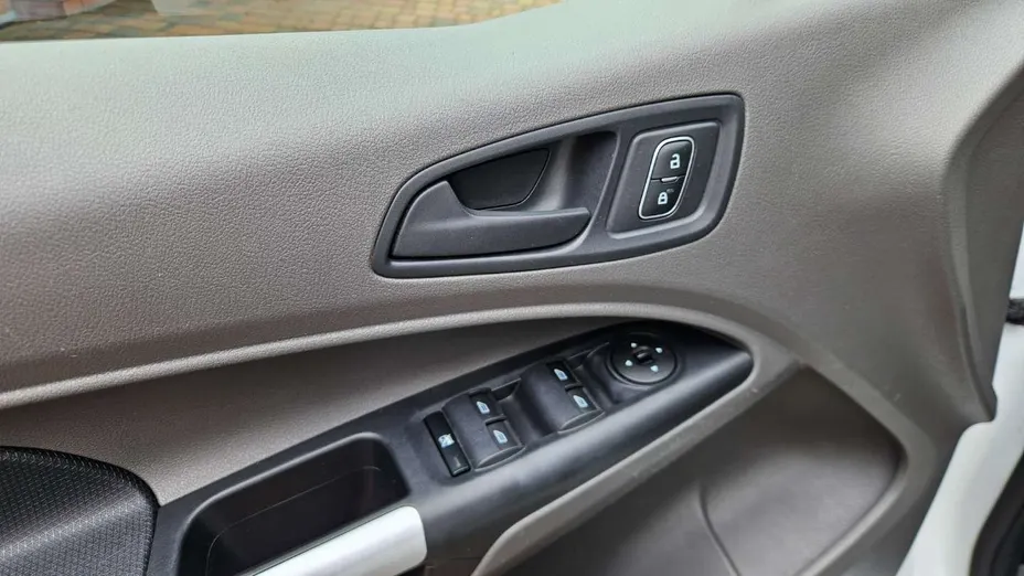 FORD Tourneo Connect -