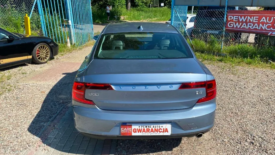 VOLVO S90 -