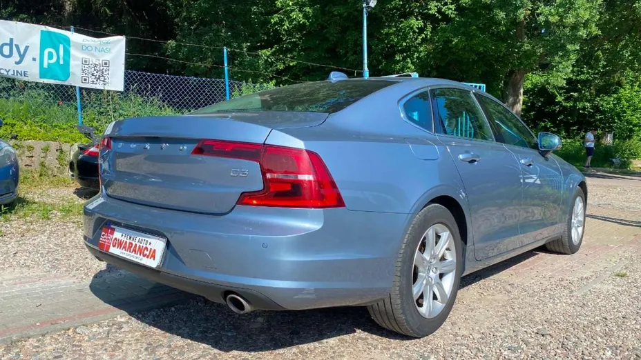 VOLVO S90 -