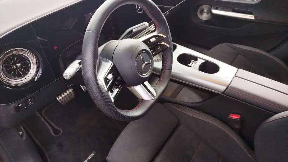 MERCEDES-BENZ CLA -