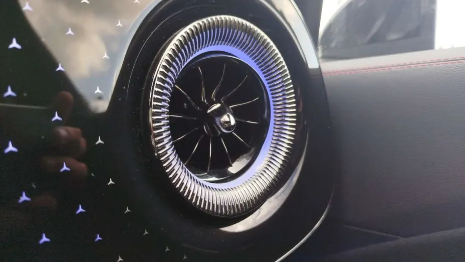 MERCEDES-BENZ CLA -