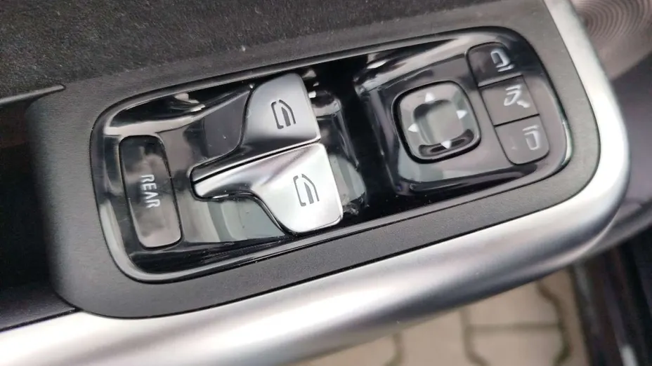 MERCEDES-BENZ CLA -