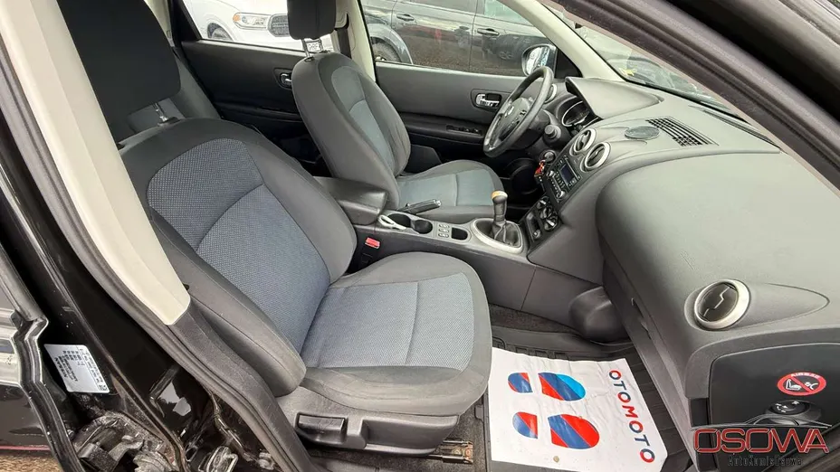 NISSAN Qashqai -