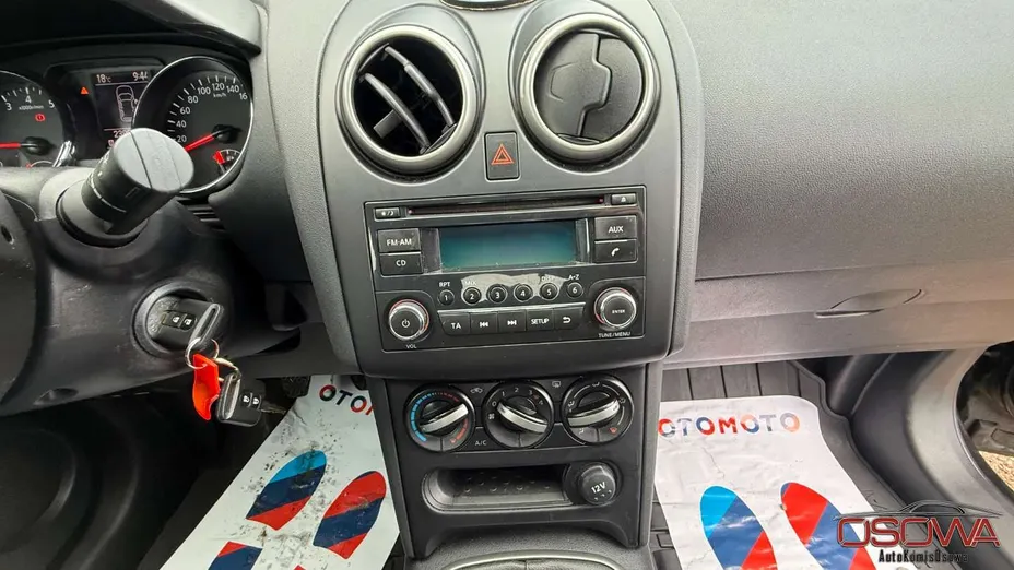 NISSAN Qashqai -