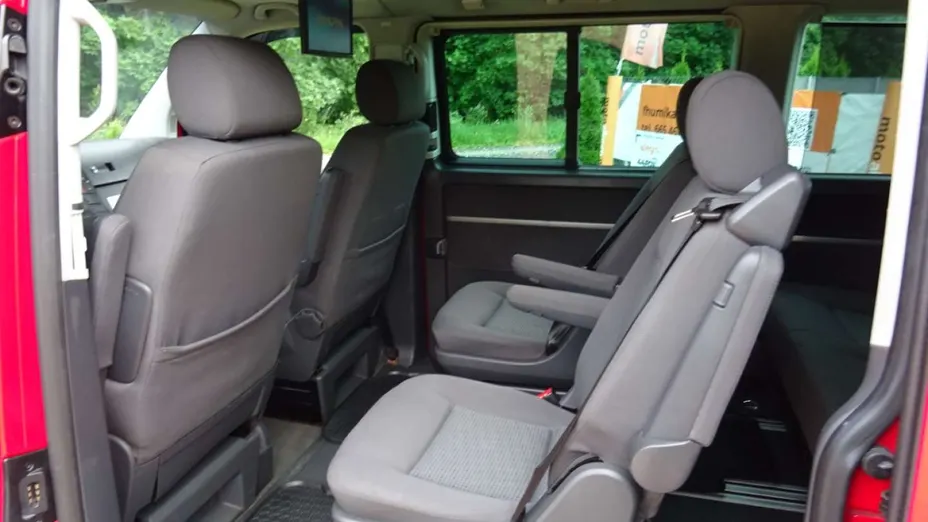 VOLKSWAGEN Multivan -