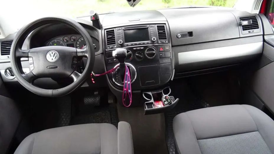 VOLKSWAGEN Multivan -