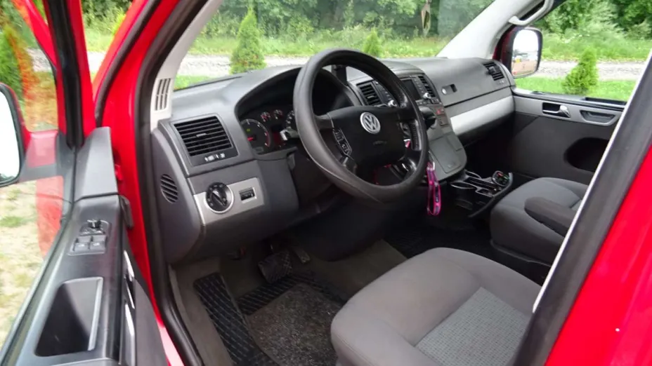 VOLKSWAGEN Multivan -