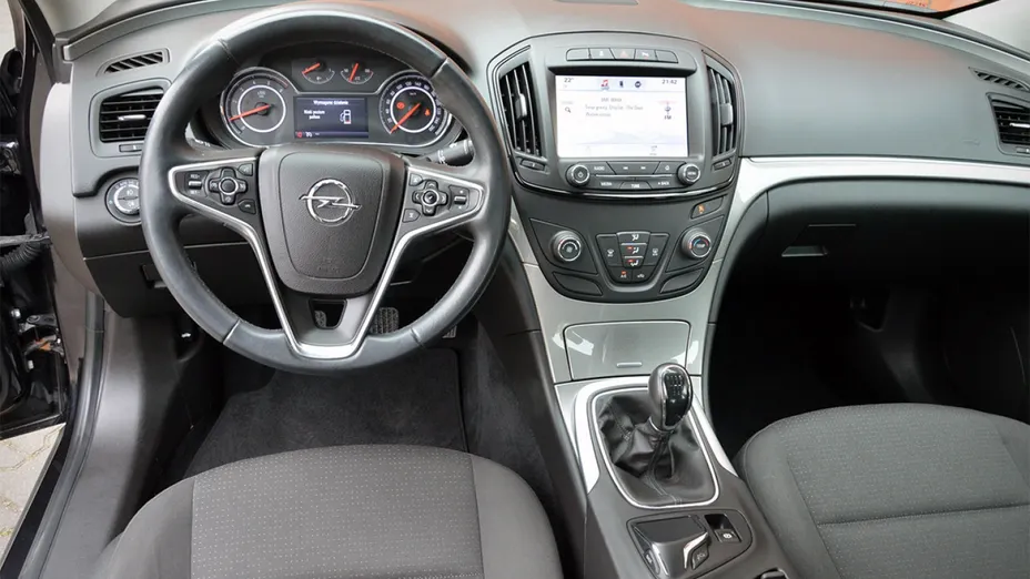 OPEL Insignia -
