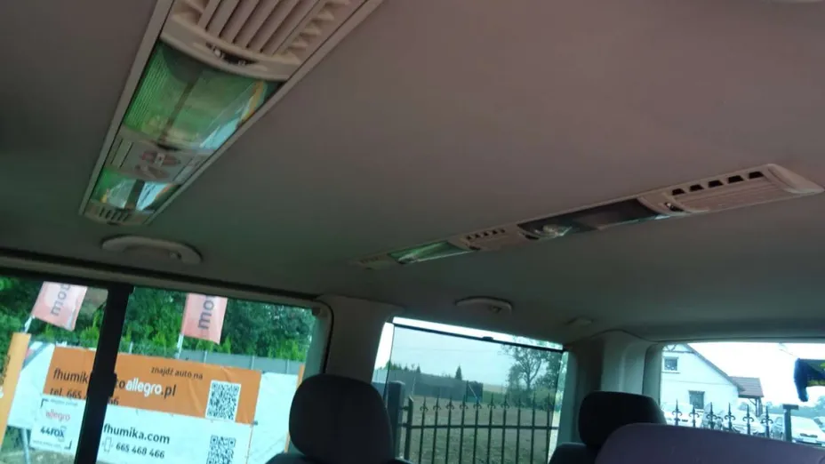 VOLKSWAGEN Multivan -