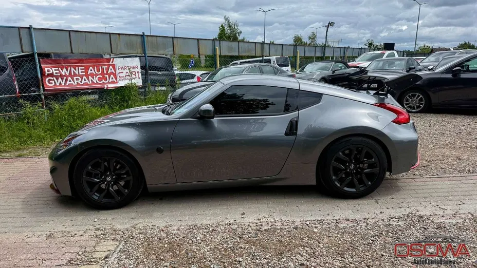 NISSAN 370 Z -