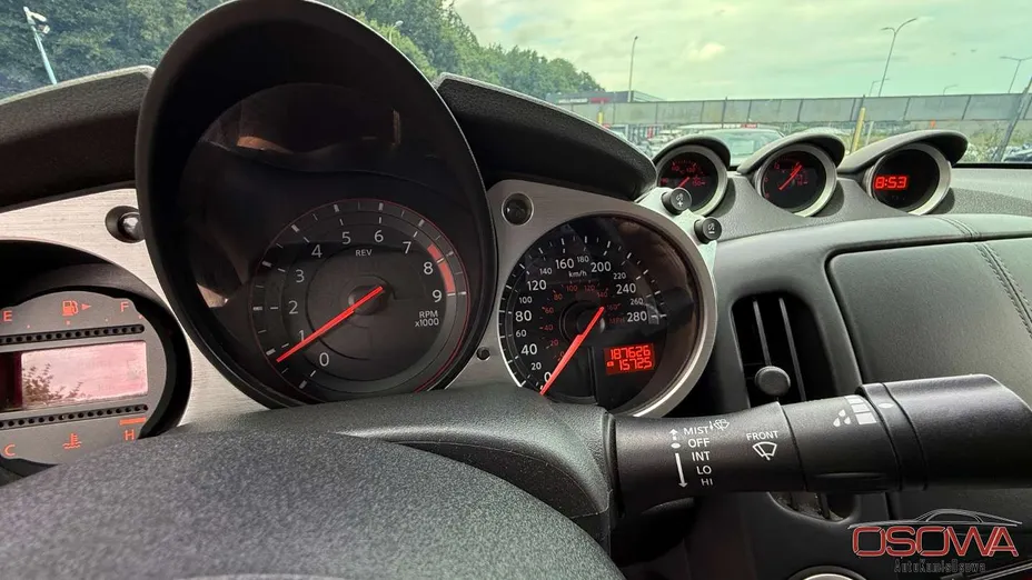 NISSAN 370 Z -