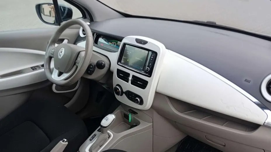 RENAULT ZOE -