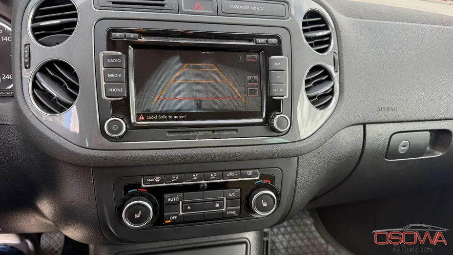 VOLKSWAGEN Tiguan -