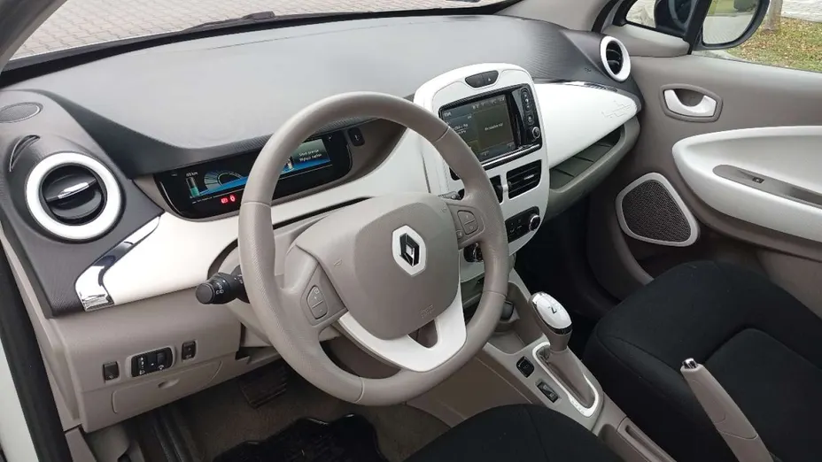 RENAULT ZOE -