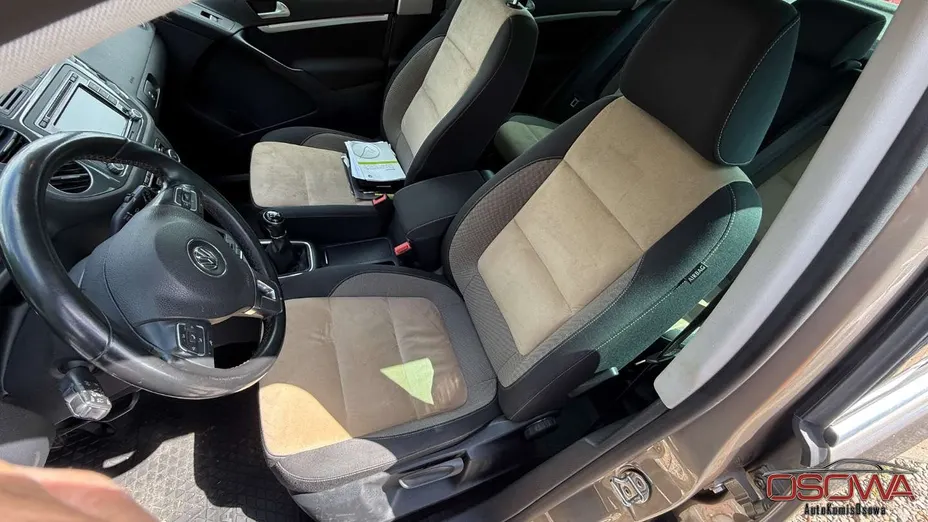 VOLKSWAGEN Tiguan -