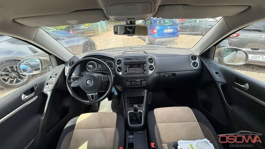 VOLKSWAGEN Tiguan -
