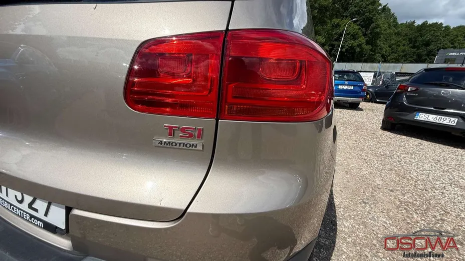 VOLKSWAGEN Tiguan -
