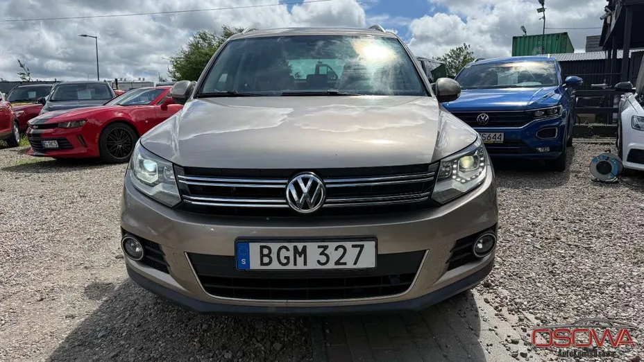 VOLKSWAGEN Tiguan -
