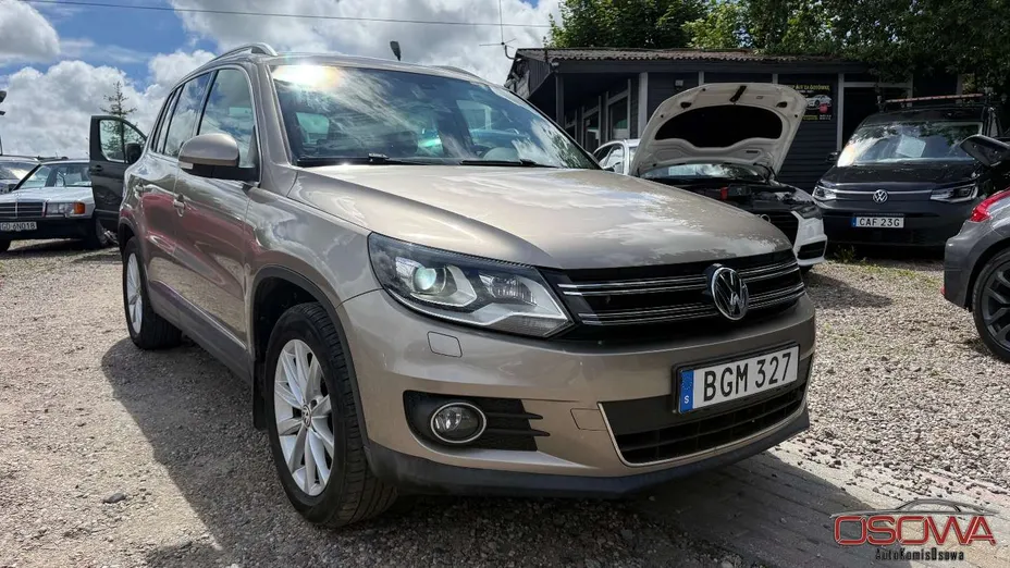 VOLKSWAGEN Tiguan -
