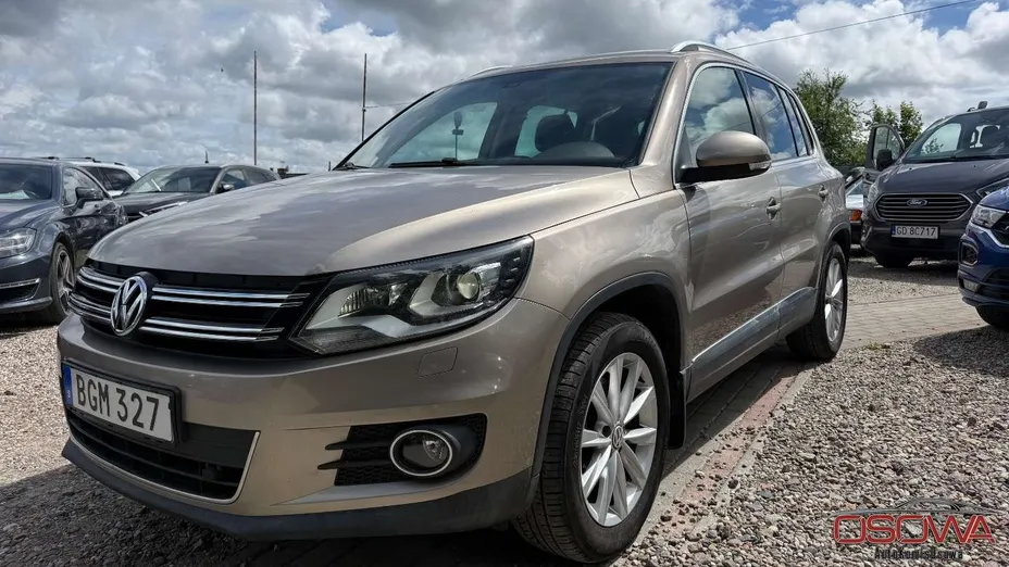 VOLKSWAGEN Tiguan -