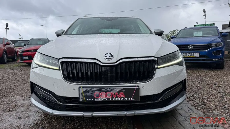 SKODA Superb -