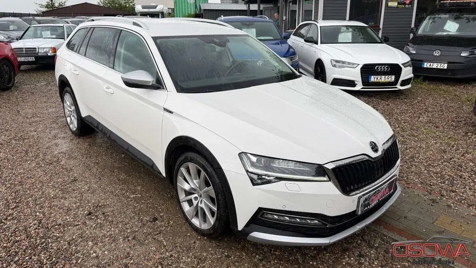 SKODA Superb -