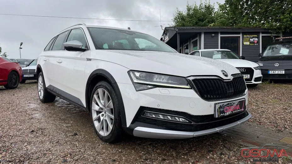 SKODA Superb -