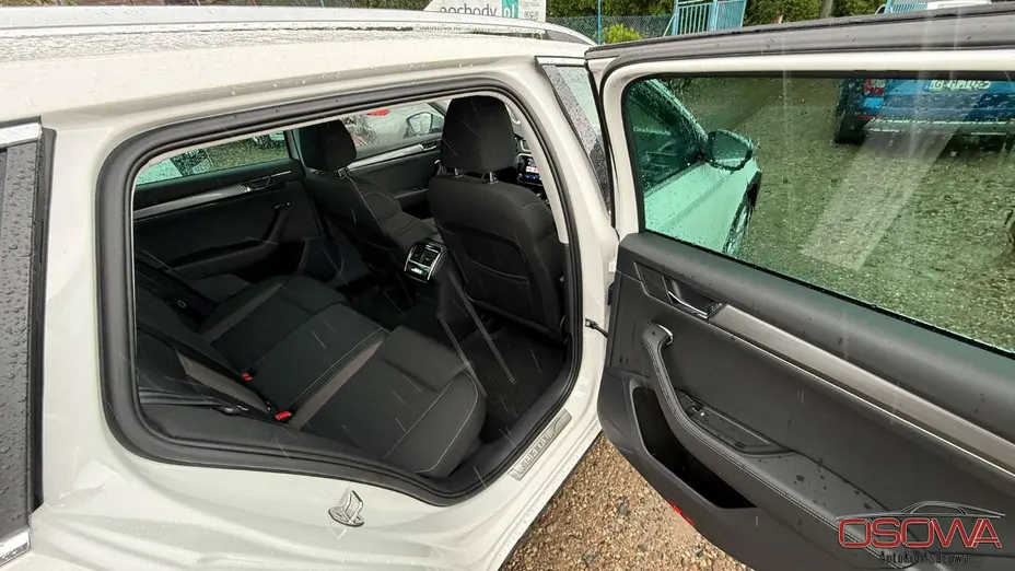 SKODA Superb -
