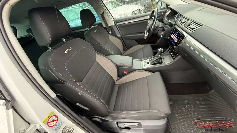 SKODA Superb -