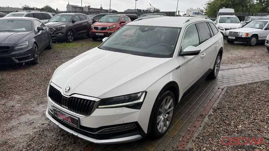 SKODA Superb -