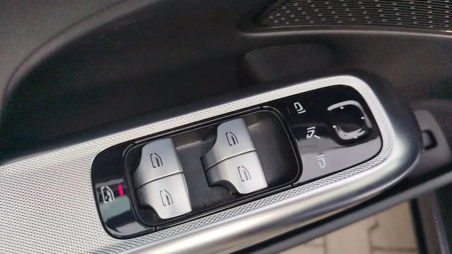 MERCEDES-BENZ E Klasa -