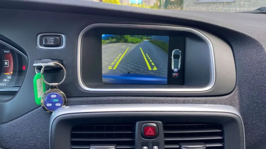 VOLVO V40 -