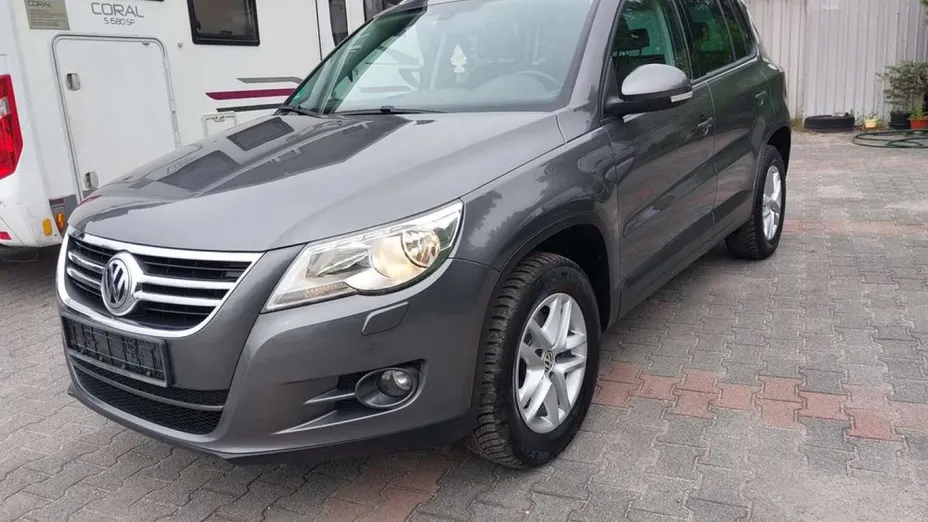 VOLKSWAGEN Tiguan -
