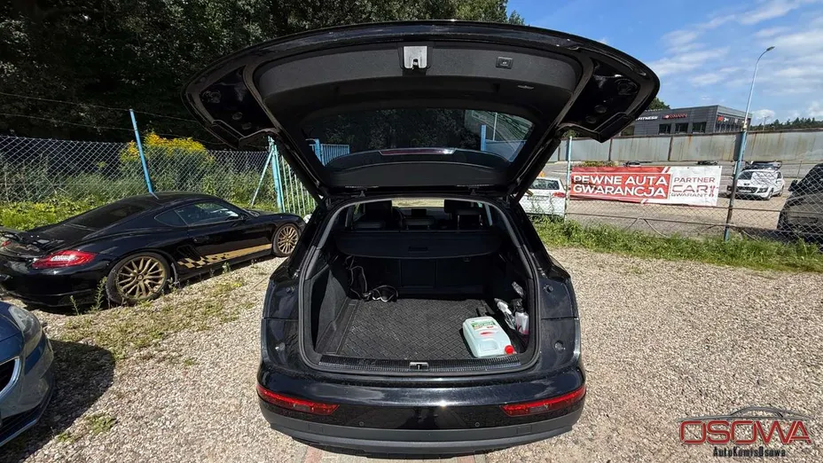 AUDI Q5 -